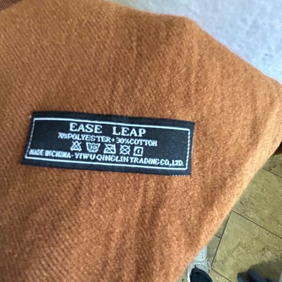 Elegant Brown Shawl Wrap - Picture 4 of 4